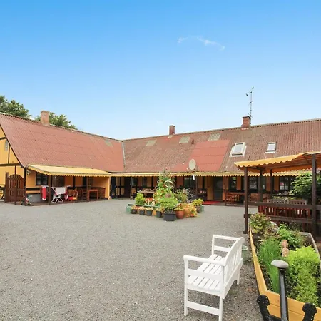 Annamia - 250m From The Sea By Interhome